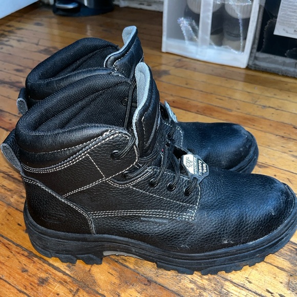 Sketchers work boots. Steels toes. Very good condition. - Picture 5 of 6